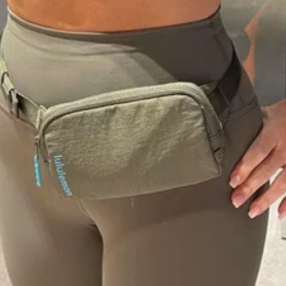 Lululemon Mini Belt bag everywhere NWT fanny pack waist saddle Army green blue - Picture 3 of 3